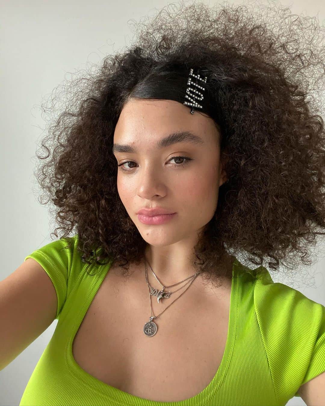 ダイアナ・ヴェラスさんのインスタグラム写真 - (ダイアナ・ヴェラスInstagram)「As the 2020 election is coming up I am here to remind you to register to vote. This may be one of the most important elections of our lives. @whenweallvote a nonpartisan nonprofit organization and I have partnered up to make sure that you not only are registered but ensuring that all your friends are too. Together millennials and Gen Z are projected to make up 37% of the voters in 2020 which gives us the power to create change. This election is crucial to the lives of so many, and as we have felt powerless the last few months voting gives us a chance to reclaim that power even just a little bit. Voting is a privilege not all of us are afforded, I became a citizen 2 years ago and this election will be my first time being able to exercise my right to vote. If you are feeling anxious about being at the polls you can request your vote by mail ballot early, which ensures that your vote is counted this fall. The link in my bio will direct you to all the resources you may need for this election. The future of our country is in our hands. Make sure your voice is heard this November #whenweallvote」8月1日 2時26分 - mynamesdiana