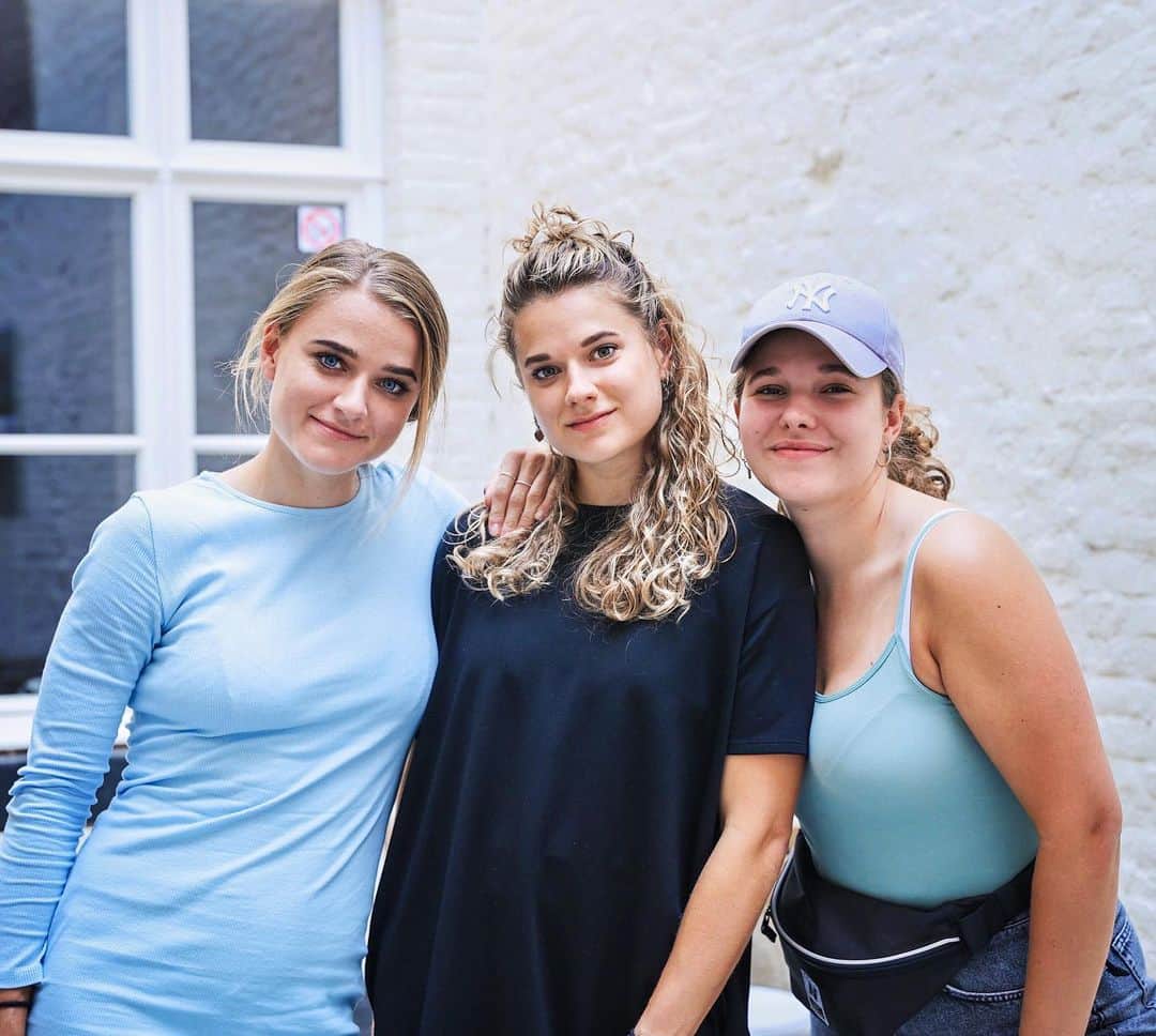 ラウラ・デ・ウィットのインスタグラム：「In your life siblings are the ones who’ve known you the longest 💙」