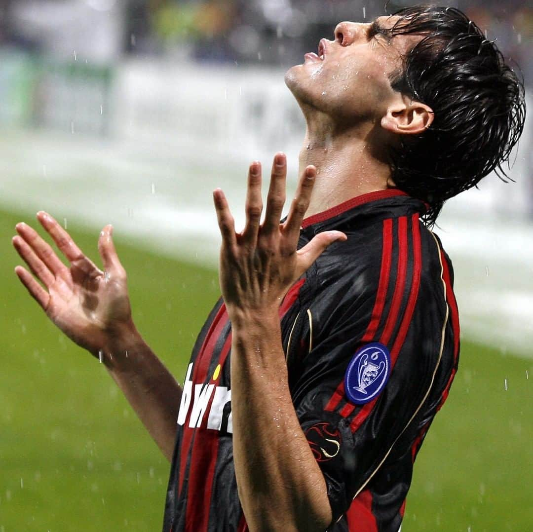 UEFAチャンピオンズリーグさんのインスタグラム写真 - (UEFAチャンピオンズリーグInstagram)「🇧🇷 Describe Kaká in 1 word... ⁣ ⁣ #UCL #FlashbackFriday」8月1日 3時01分 - championsleague