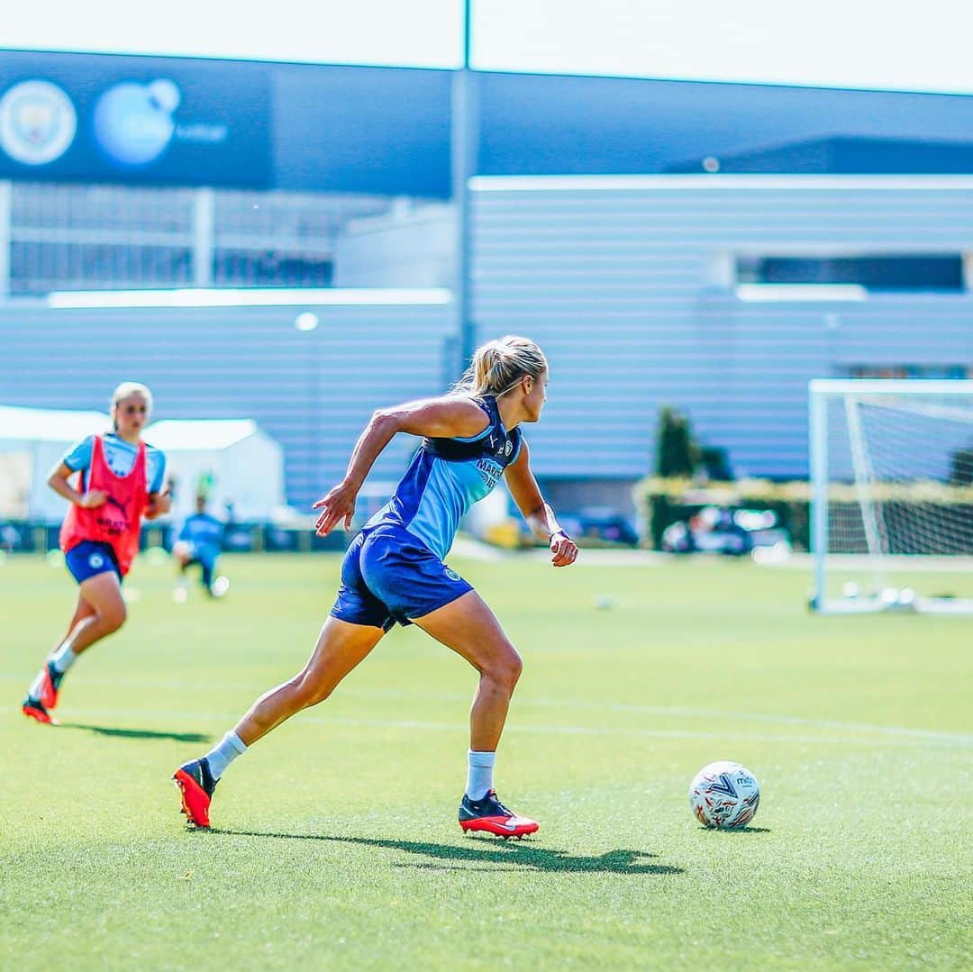 マンチェスター・シティFCさんのインスタグラム写真 - (マンチェスター・シティFCInstagram)「☀️💪☀️💪 #mancity」8月1日 3時07分 - mancity