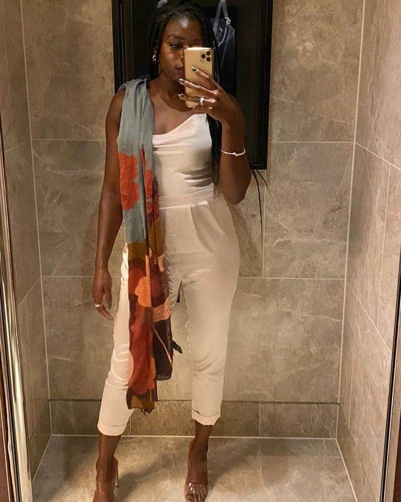 アシャ・フィリップのインスタグラム：「Glam SZN✨✨⁣ ⁣ ⁣ ⁣  ⁣ ⁣ ⁣ #GlowUp #Glam #BlackGirlMagic #Selfie #FridayMood」