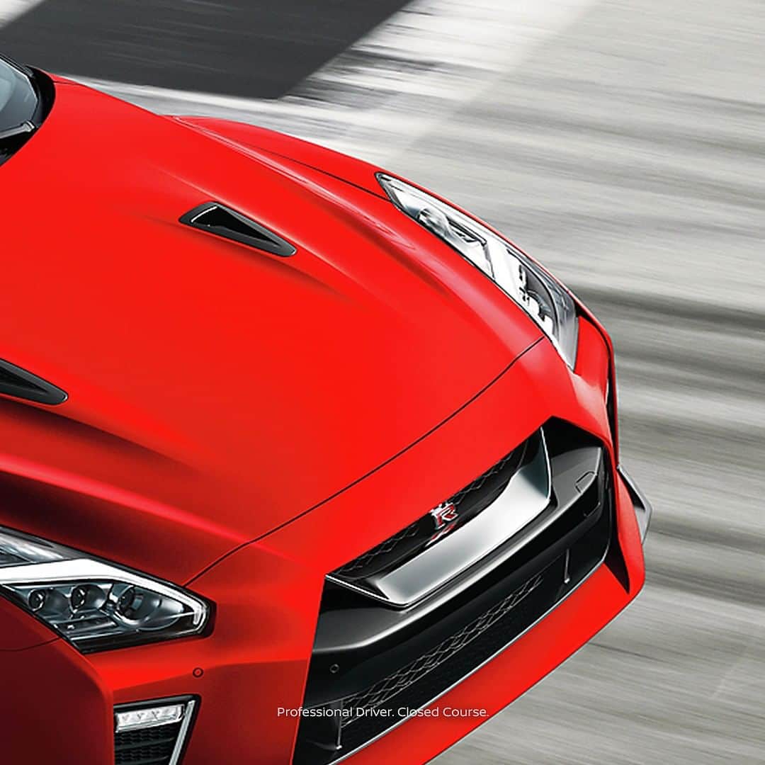 Nissan USA Official Instagram accountのインスタグラム：「Travel at the speed of GT-R. #NissanGTR2020 #OMGTR」