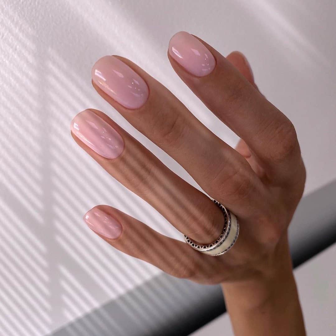 OPIさんのインスタグラム写真 - (OPIInstagram)「Take some time this #Friday to pamper yourself with a #DIY mani in a gorgeous nude like #BubbleBath 🛁@marta_yurinets  #opi #nails #nailsofinstagram #nails💅 #opiobsessed #opigelcolor   #OPIObsessed #ColorIsTheAnswer #NOTD #NailSwag #NailsOfInstagram #NailsOnFleek #NailPolish #Nails #OPI」8月1日 4時16分 - opi