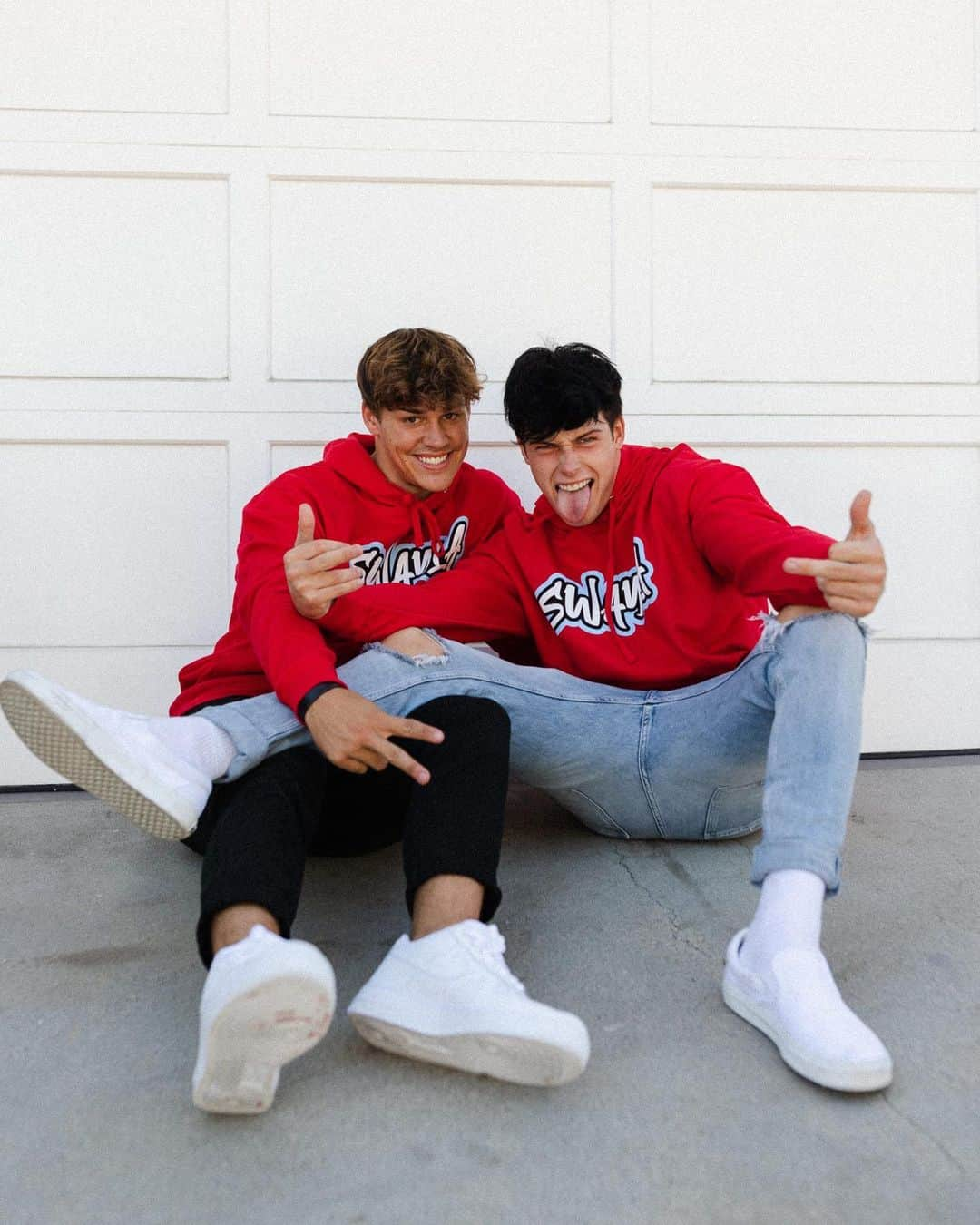 Blake Grayさんのインスタグラム写真 - (Blake GrayInstagram)「new sway merch baby ;) go cop」8月1日 4時29分 - blakegray