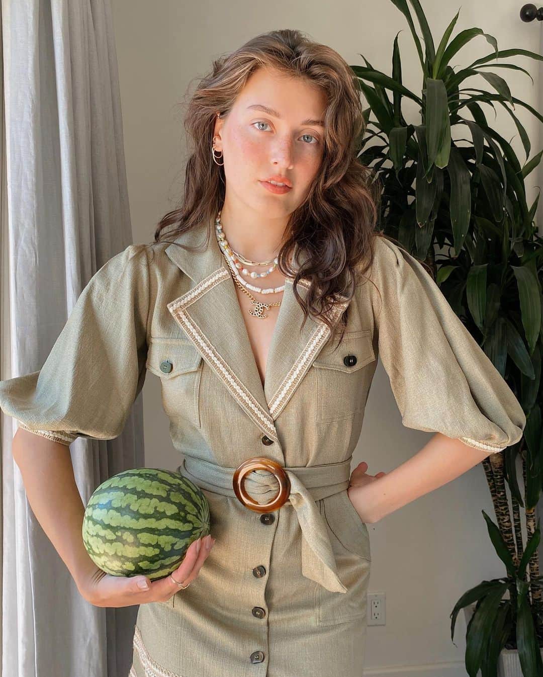 ジェシカ・ジェーン・クレメントさんのインスタグラム写真 - (ジェシカ・ジェーン・クレメントInstagram)「How ‘bout them melons 👉🏻🍉 Dress and most of my jewelry(including rings!) are from @shopbop 💕 #shopboppartner」8月1日 5時10分 - jessicaclements