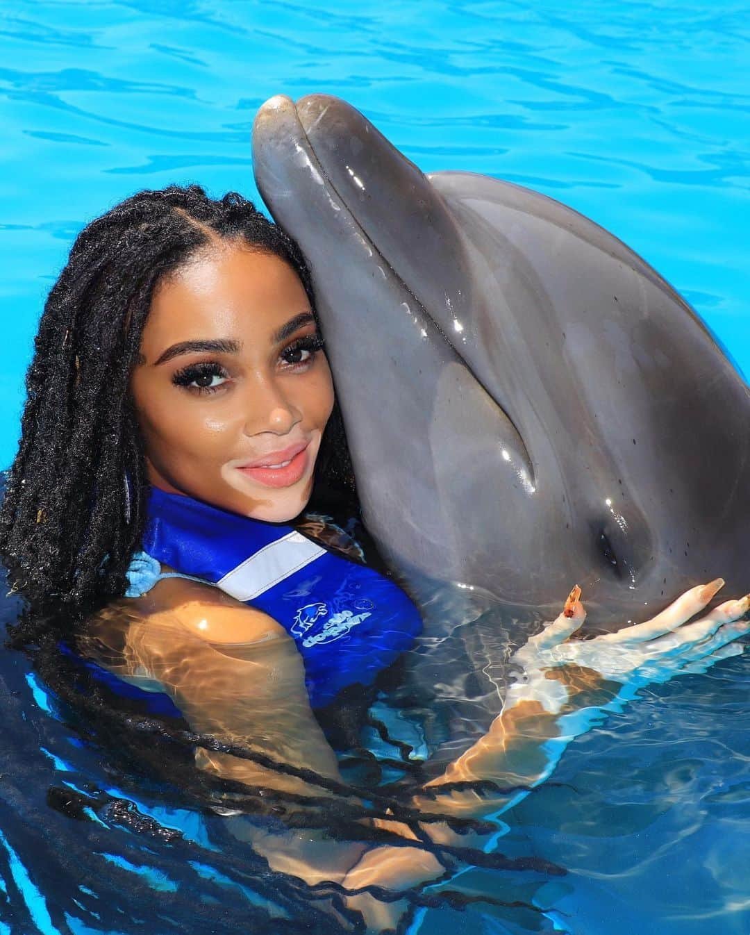 ウィニー・ハーロウさんのインスタグラム写真 - (ウィニー・ハーロウInstagram)「Mommy I swam with the Dolphins 🐬🥰」8月1日 5時11分 - winnieharlow