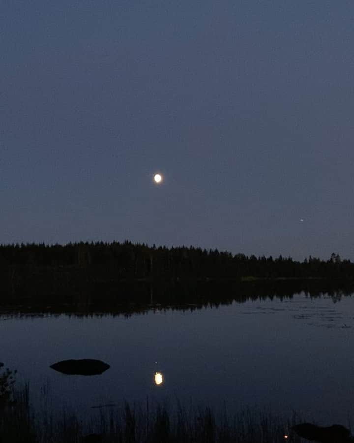 ペニーレ・タイスベックのインスタグラム：「To the 🌙 and back @lotko」