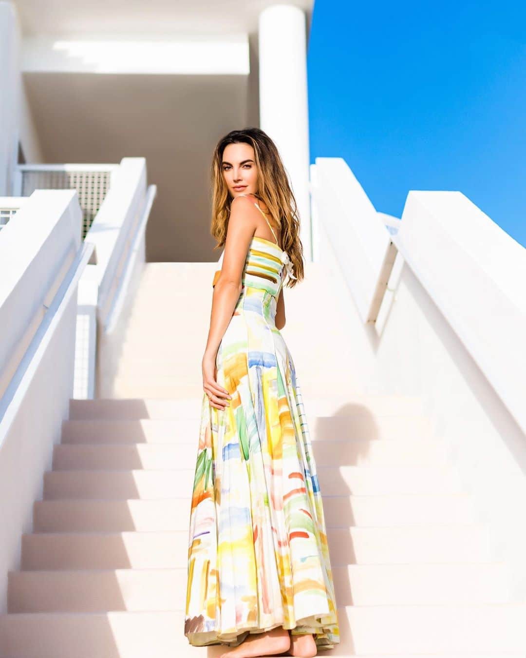 Elizabeth Chambers Hammerのインスタグラム：「🎨🎨🎨 @rosie_assoulin  @lisareid_photography」
