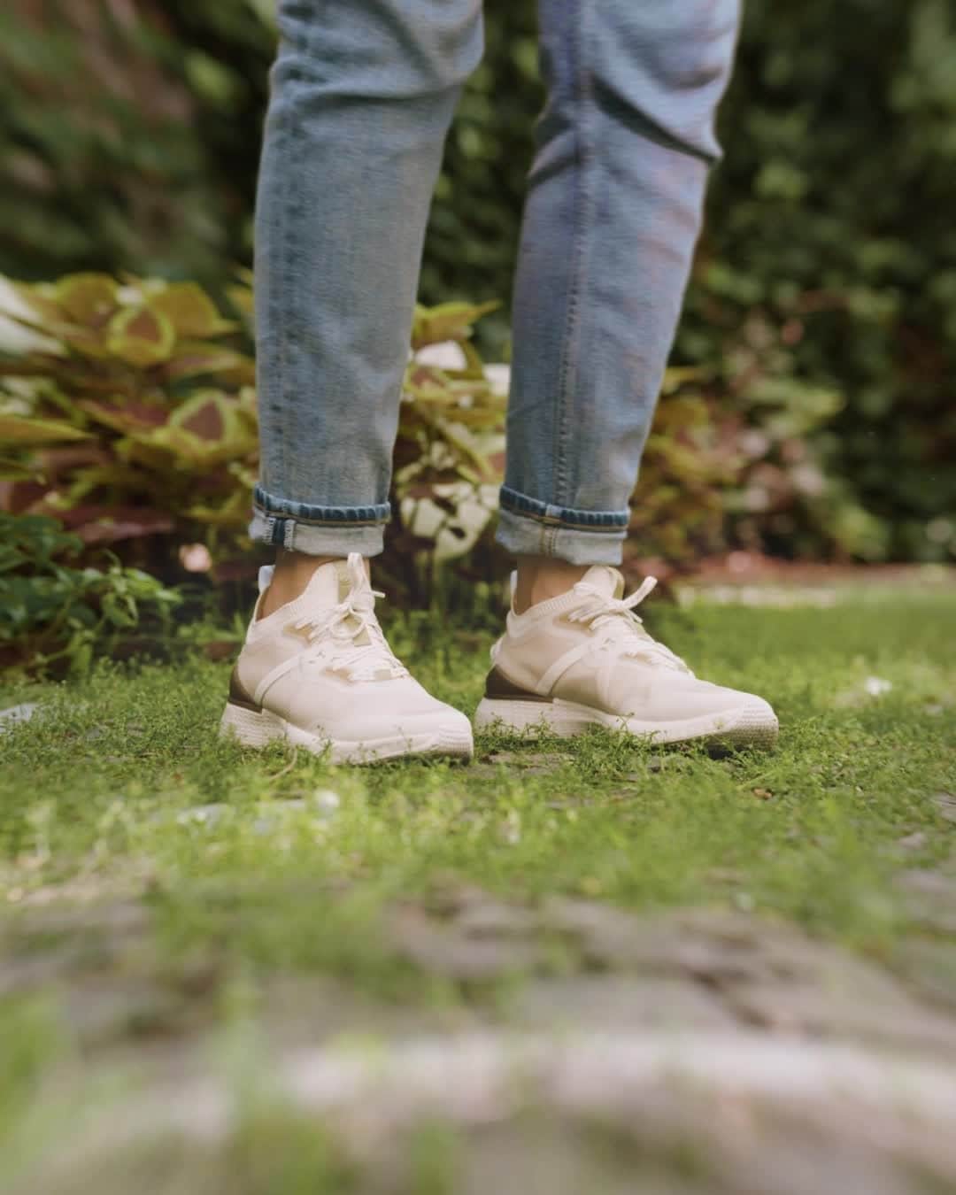 Cole Haanのインスタグラム：「One ZERØGRAND Overtake, 24/7 styling.」