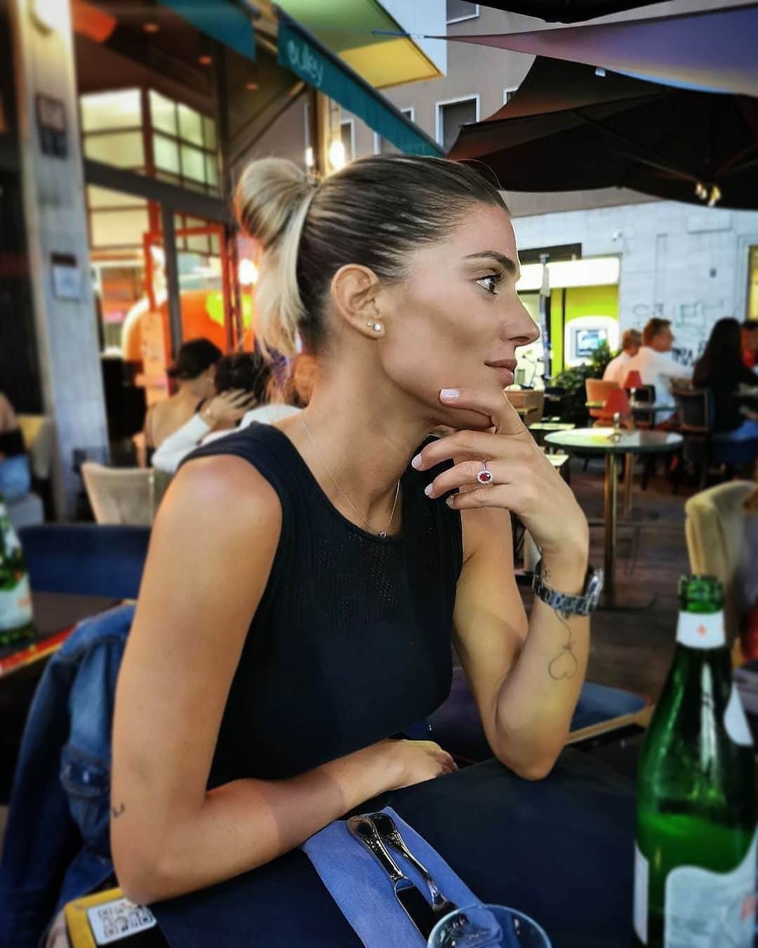 フランチェスカ・ピッチニーニのインスタグラム：「Waiting... ❤️🤟」