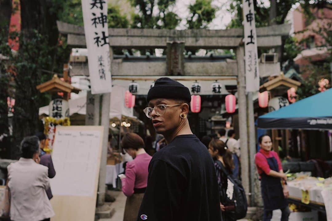 有働真帆さんのインスタグラム写真 - (有働真帆Instagram)「I miss traveling and snap street photos..🚞✈️🗺📷😌 #streetphotography #sonya6000」8月1日 6時52分 - maho_udo