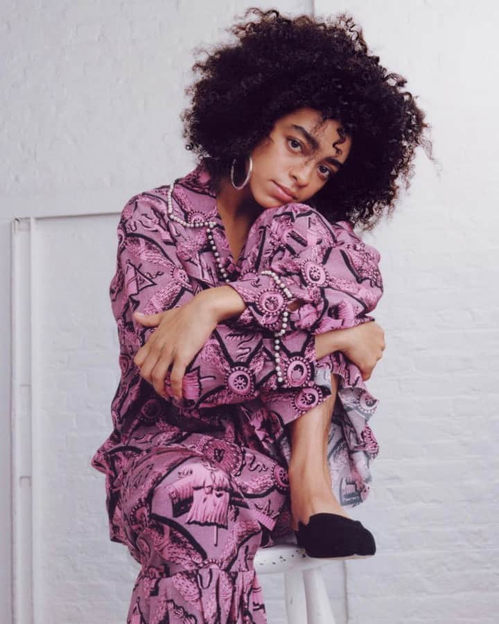 Vogue Beautyさんのインスタグラム写真 - (Vogue BeautyInstagram)「From shampoos and conditioners to leave-in and styling products, tap the link in our bio for 19 items that will help solve your low-porosity hair woes, whether it’s preventing breakage or restoring moisture, shine, and overall health to your hair. Photographed by Coco Capitán, Vogue, February 2019.」8月1日 7時01分 - voguebeauty
