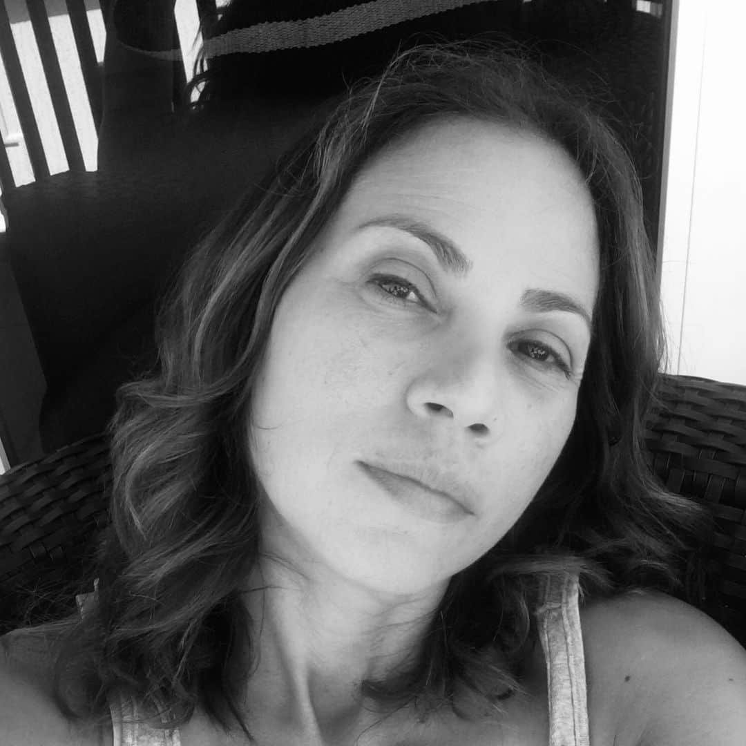 エリザベス・ロドリゲスのインスタグラム：「“CHALLENGE ACCEPTED” Happy Friday. Here’s to all the amazing woman that inspire me, that lift me and that continue to create, love and GET IT DONE despite it all!!! Some of the one’s that called me out  @bitsietulloch @theonlymelanie @onecuckooflew @officialbethdover @misslloren @sarahninahayon @yettita @rainaleonhair @pattitroisi @michelleobama 😜 #womensupportingwomen #challengeaccepted」