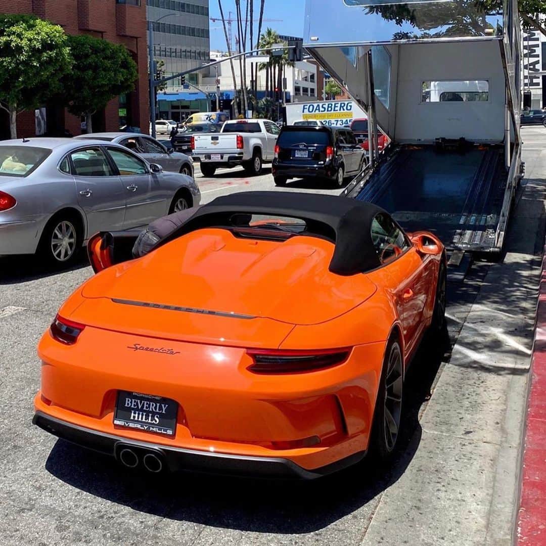 CarsWithoutLimitsさんのインスタグラム写真 - (CarsWithoutLimitsInstagram)「PTS Gulf Orange Speedster 🍊  Owner @jlguggenheim   #carswithoutlimits #porsche」8月1日 6時58分 - carswithoutlimits