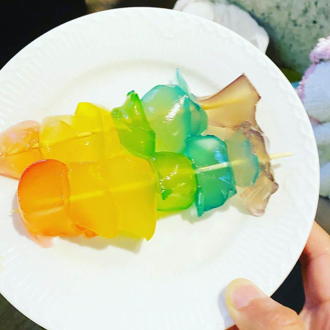 市川海老蔵 （11代目）さんのインスタグラム写真 - (市川海老蔵 （11代目）Instagram)「I made these, as dessert for the two. Hope they’ll like it, let’s see. * これ私つくった、 二人にデザートとして、 好評ならいいけど、 どだろ、」8月1日 7時24分 - ebizoichikawa.ebizoichikawa