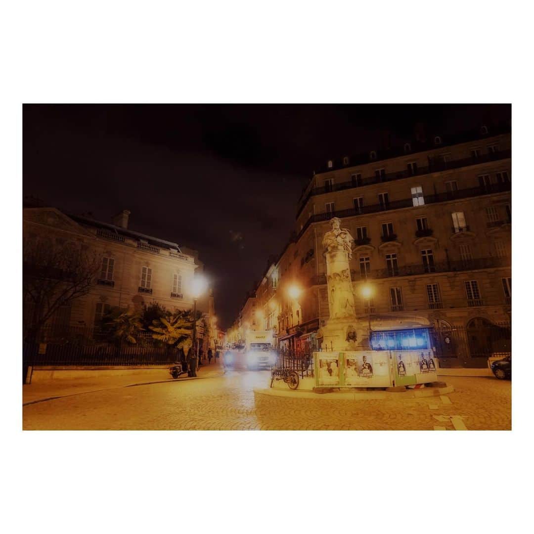 川和美輝さんのインスタグラム写真 - (川和美輝Instagram)「I miss walking at #night in #Paris 🌙💕  #beautiful #パリ #tb #photo」8月1日 7時33分 - mikikawawa