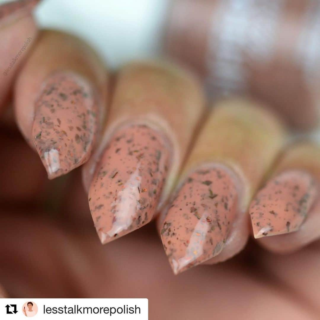 Nail Designsさんのインスタグラム写真 - (Nail DesignsInstagram)「#Repost @lesstalkmorepolish  ・・・  #nailfeed #nailcandy #nailart #nailspolished #nailinspiration #nailsart #nailsonpoint #nails💅 #nailpower #nails #nailstagram #nailstyle #naildesigns #nailworld #nailove #nailsswag #pointynails #bombnails #glitternailsdesign #glitternails #glitter #theglitternail」8月1日 7時33分 - nailartfeature