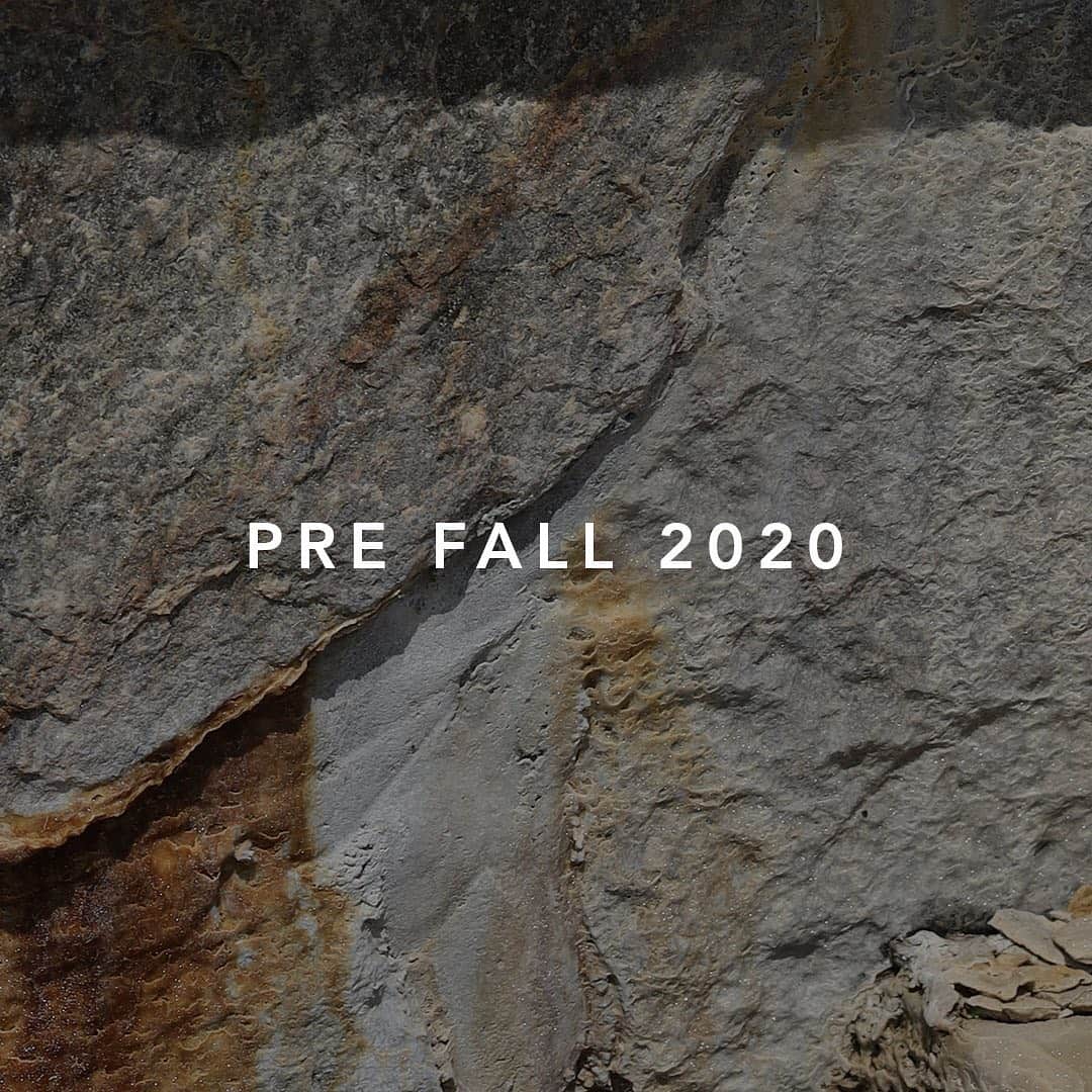 サムエデルマンのインスタグラム：「Introducing FORCES OF NATURE, our pre-Fall 2020 collection.  Now live on Samedelman.com  Inspired by the essential elements of Earth, Air, Fire and Water. Fashion is our fifth element, core to our brand this season.  #SamEdelman #FORCESOFNATURE #PreFall2020」