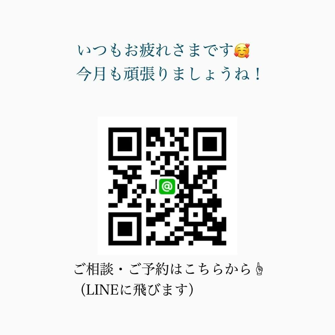 家計診断士さんのインスタグラム写真 - (家計診断士Instagram)「【#今月の予算決め】﻿ ﻿ ﻿ 8月に入りましたー🙌🏻﻿ 今年は、あっという間に夏休みに入っていた感じです。  夏休みの宿題も、ある学校 無い学校があるようで😳  みなさまの地域はどうですか？？  ﻿ さて、﻿ 「月初めの予算決め」﻿  毎月月末に家計の締めをするのと﻿ 同じように、﻿ 月初にもしていきましょう！﻿ ﻿ 今年は、いつもの夏とは 少し違ってきているかもしれませんね。 ﻿ 職場の集まり 毎年恒例のビアガーデン🍻 BBQ🍖海水浴🏝プールなどの 予定がなくなった方もいるかもしれません。  その代わりに おうちプールを始めました👙  とか  逆に、人が密集していないところに キャンプへ行ったり🏕 一棟貸しや、自然が多いところへ 他人とはあまり関わらず 旅行へ行く。という方も🚗💨  こんな世の中だからこそ 一人一人が気をつけながらも 楽しむことも必要ですね🥰 ﻿  今月の予定を考えることで、﻿ 今月の臨時出費の可能性を考えます💴✨﻿ ﻿ 今月にかかりそうな特別費は﻿ pic③を参照 してくださいね👆👆﻿ ﻿ ﻿ 臨時出費・特別費と言えども、﻿ 振り返ると意外と毎月あるもの🤔﻿ 翌年以降の参考にもなります✨  その予算を取っておくこと﻿ あらかじめ把握しておくこと と、 ﻿ 何も考えず 家計から出してしまうことでは﻿ 家計の整い方も違ってきます☺️﻿ ﻿﻿ 国のお金もどんどん無くなっています。 今まで以上に、自分で貯めていくことが 必要かもしれませんね。  これを機に﻿ ﻿年間費用についても見直してみても😊  ﻿ ▼▼家計について書いてます▼▼﻿ #家計診断士_かけい ﻿ ・ ☞HPに家計に役立つblog更新中﻿ インスタTOPのプロフィールよりどうぞ❁﻿ @kakeishindanshi_official﻿  #家計を整える﻿ #家計の整理整頓﻿ #月初めの予算組み﻿ #貯金のしくみ﻿ #先取り貯金﻿ #積み立て﻿ #やりくり﻿ #節約﻿ #保険の見直し #夢を叶える﻿﻿ #優先順位を決める﻿ #固定費見直し﻿ #家計の予算組み﻿ #家計管理﻿ #マネ活 #家計簿頑張る﻿ #積立貯金﻿ #教育資金の貯め方  #家計簿 #老後資金の貯め方 ﻿ #家計見直し﻿ #ズボラ家計﻿ #ズボラ収納」8月1日 8時01分 - kakeishindanshi_official