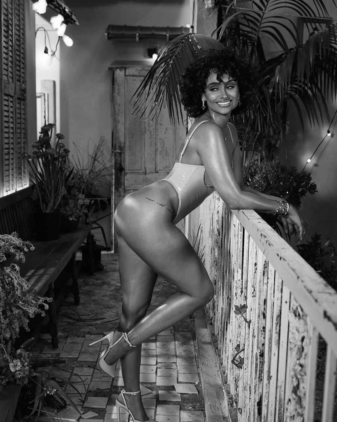 ミゲルのインスタグラム：「my biggest flex ...at lease till we have kids 🤤😍😈 @nazaninmandi x @savagexfenty campaign」