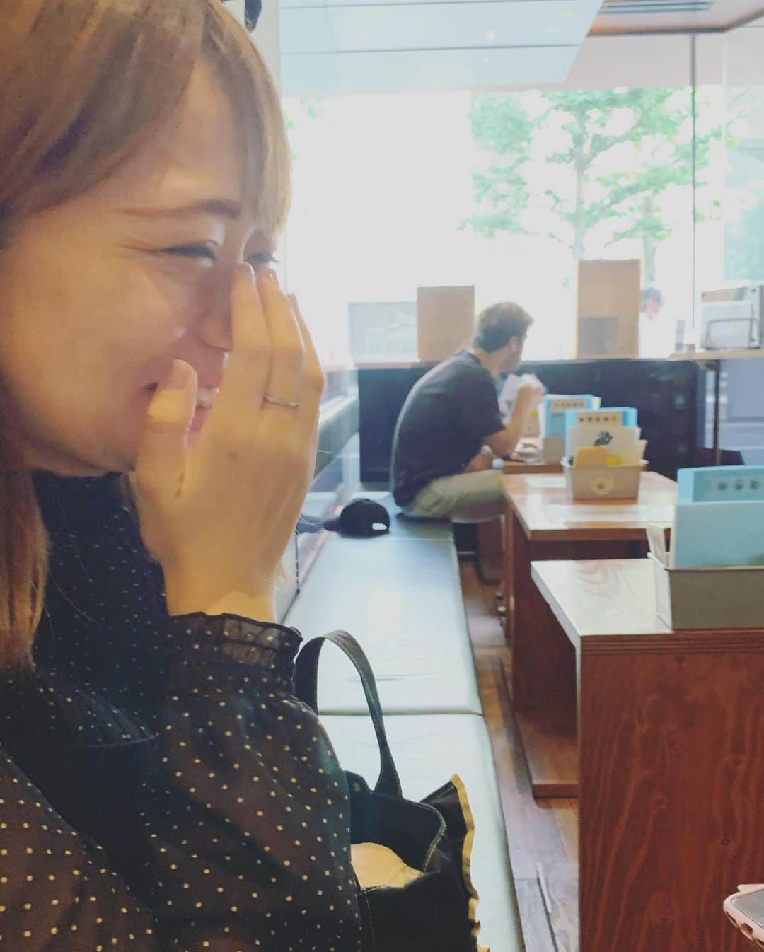 山本真由美さんのインスタグラム写真 - (山本真由美Instagram)「. . ラジオ生放送後、 音声コンテンツ「おまゆの湯」は総括🌈 ADなぶちゃん、Dやまむーと3人でお喋りしてます。 ラストに話してた、、ハンバーガーーーーー🍔🥑🥬 約4ヶ月ぶりにみんなでお昼食べました🥺🥤 少しの間お休みしますがまた戻ってきます！ simple style留守中もよろしくお願いします🧡✨✨ . . _ _ _ _ _ _ _ _ _ _ _ _ _ _ _ _ _ _ _ _ _ _ _ _ _ _ _ _ _ _  音声コンテンツ「おまゆの湯」アップいたしました♪ ７月最終日ということで、金曜simple style７月総括！ おまゆさんは暫しお休みに入りますが、みなさん待っていてくださいね～！！  https://t.co/rKYdrj3l0P?amp=1   #radio #japan #tokyo #fm  #tokyofm #jfn #simplestyle  #オトノオト　#music #piano  #ラジオ #スタジオ #東京FM #おまゆ　 #likeforfollow #song #guest  #おまゆの湯　#し〜湯〜 #radiko  #hamburger #lunch #audee」8月1日 8時13分 - mayumi_yamamoto.official