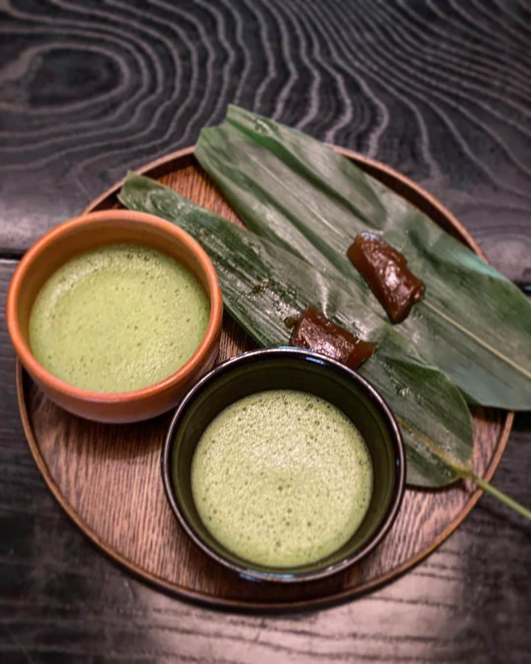 渡辺由布子さんのインスタグラム写真 - (渡辺由布子Instagram)「🍱 ・ 精進料理、人生初体験。  元々は仏教の戒に基づき、殺生や煩悩への刺激を避けるために調理された料理。 質素なイメージだったが、見た目にも美しく、思いがけず心もお腹も満たされた。  早起きして、坐禅とヨガを終えて、朝食に精進料理で浄化される。  かなしいかな、歳を重ねると日常の中で“初体験”の事柄が少なくなりがちだが、いくつになっても好奇心は絶やさずにいたいものね。  #恵林寺 #山梨 #甲州 #禅体験 #坐禅 #宿坊  #寺ヨガ #shojinryori  #staytemple  #breakfast #breakfastwithaview  #yoga #yogini #yogainstructor  #zen  📍 @zenandbed #Yamanashi (#山梨) #Kofu (#甲府 ) #🇯🇵」8月1日 8時31分 - watanabe_yuko