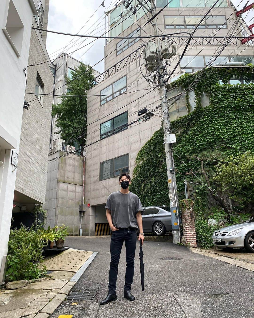 ハン・ジェソクのインスタグラム：「🌧」
