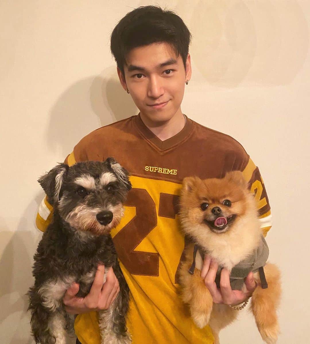 樋口葉生のインスタグラム：「🐶👦🏻🐶」