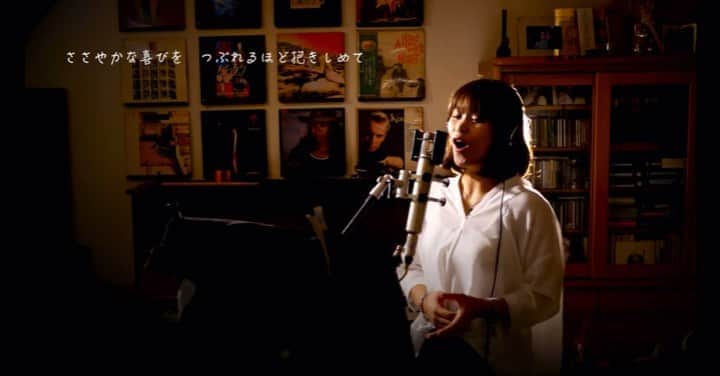 二宮愛のインスタグラム：「片想いしてた男の子とね、夜電話を通してこの曲歌ったの。 もう10年以上前の話し。 だけど、今でも鮮明に思い出せるんだ。 あの日が、私の青春のピークだった気がする。 ________________ #スピッツ #チェリー　 #永遠の青春 #青春」