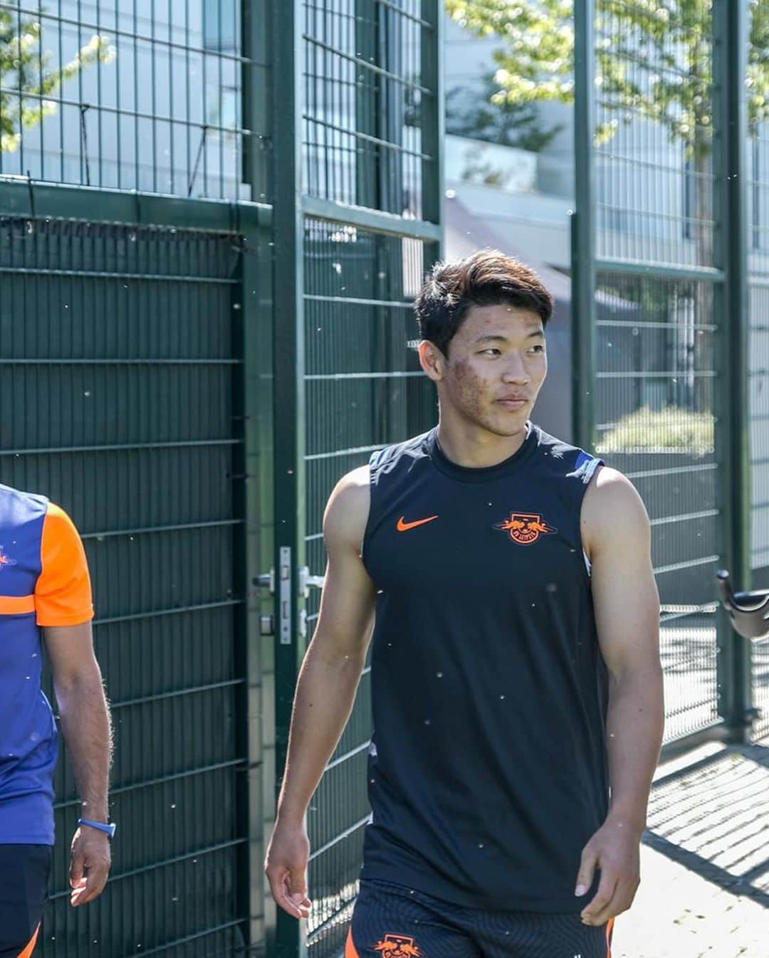 ファン・ヒチャンさんのインスタグラム写真 - (ファン・ヒチャンInstagram)「⚪️🔴⚽️  @dierotenbullen」8月1日 18時57分 - hwangheechan