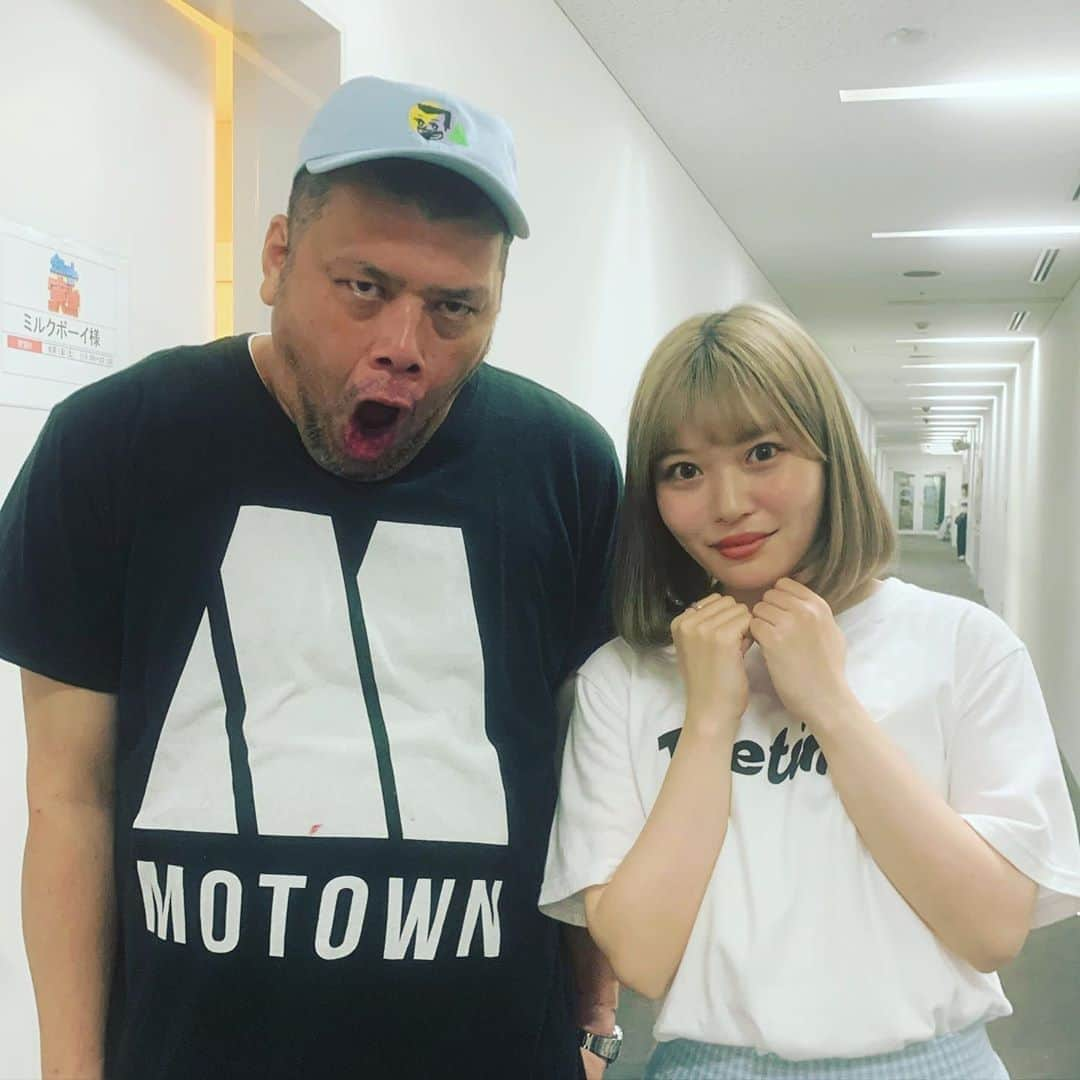 くっきー（川島邦裕）さんのインスタグラム写真 - (くっきー（川島邦裕）Instagram)「#大阪でしてんわ #やっぱ大阪はよろしいなぁ #うまいもんあるし #おもろい番組あって #かわええお姉ちゃんと共演でけるし❤︎ #このかわい子ちゃんは #古関れん ちゃん #はっきりモノ言うおもろい子だす #今日もぎょーさん笑わしてもらいました #一緒にパシャでんがな #おじさんうれしゅーて #気ついたらダッチヅラ #堪忍してやぁ #みなはん #ABC はんの #まさかのバーサーカー #みとくれやす❤︎ #鬼おもろ❤︎ #てぽっ❤︎」8月1日 19時18分 - nikuguso_taro