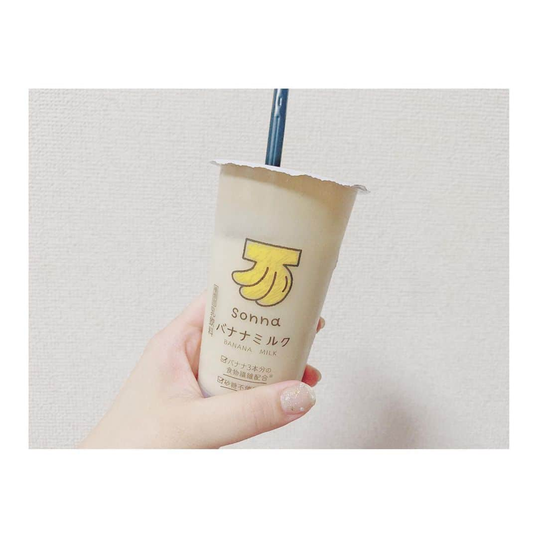 宮崎梨緒さんのインスタグラム写真 - (宮崎梨緒Instagram)「🍌🍌🍌 * #セブンイレブン にあるねんけど 最強に美味しい♡ *  #sonnaバナナミルク #sonnabanana  #セブイレ #seveneleven  #コンビニ #편의점」8月1日 19時21分 - miyazakirio