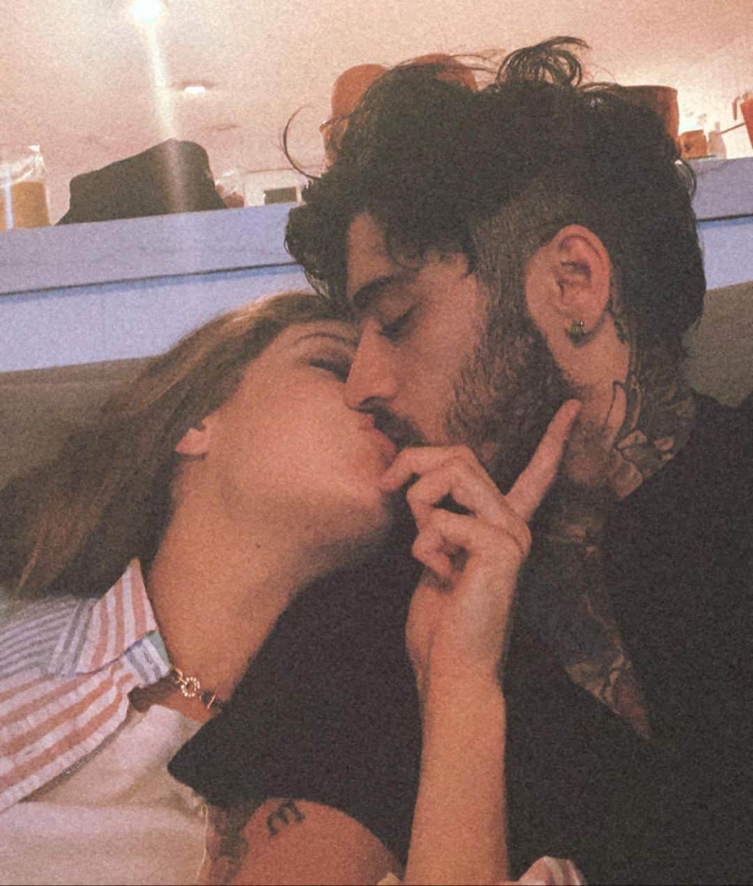 ジジ・ハディッドのインスタグラム：「baby daddy ☺️」