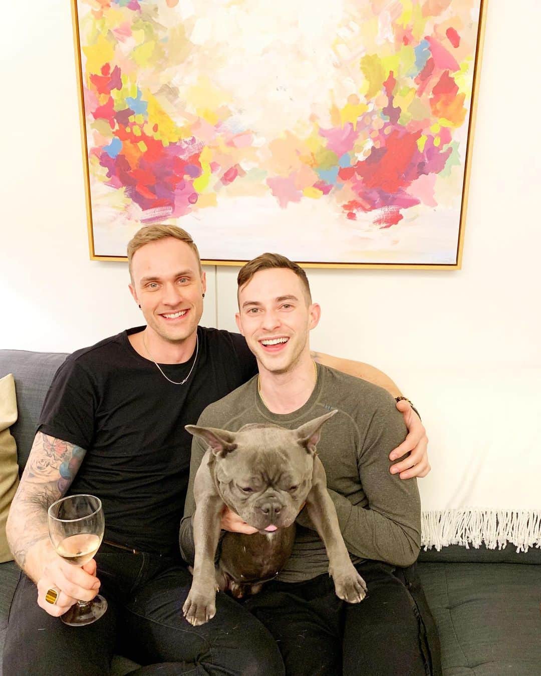 アダム・リッポンのインスタグラム：「Waiting for the borders to open so I can see my really tall and beautiful boyfriend again 🇫🇮😭 Anyway, this is us trying to steal a dog last year.」