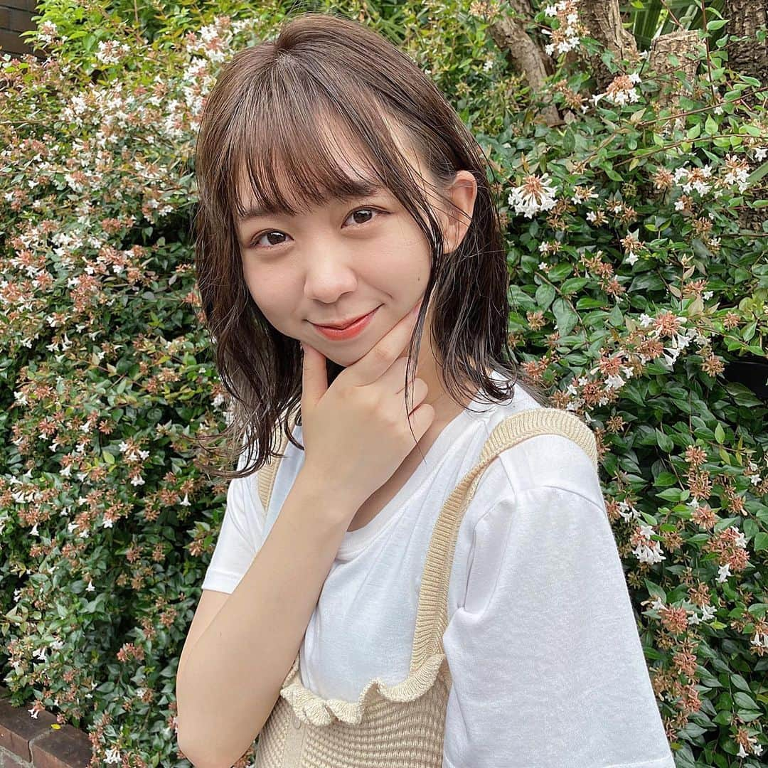 松田美里さんのインスタグラム写真 - (松田美里Instagram)「こんにちは〜 ベージュのインナーカラーに 若干グリーンがはいった！🩰🤍  #美容室 #表参道#ABBEY#newhair#インナーカラー」8月1日 11時15分 - miri_matsuda