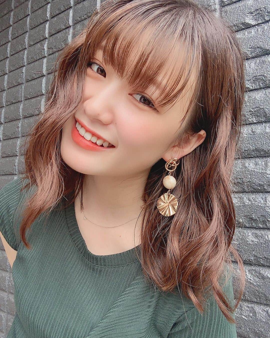 遠藤みゆのインスタグラム：「19歳になりました！！！﻿ ﻿ 朝からおめでとうメッセージありがとう﻿ ございます☺️﻿ ﻿ 嬉しいです！！！﻿ ラストの10代精一杯楽しんでいけるよう﻿ 日々頑張ります🔥﻿ ﻿ 早く皆さんに会えますように、﻿ 皆さんが大好きです。﻿ ﻿ 19歳の私も、よろしくお願いします！！！﻿ #遠藤みゆ #19歳 #よろしくお願いします #🍰」