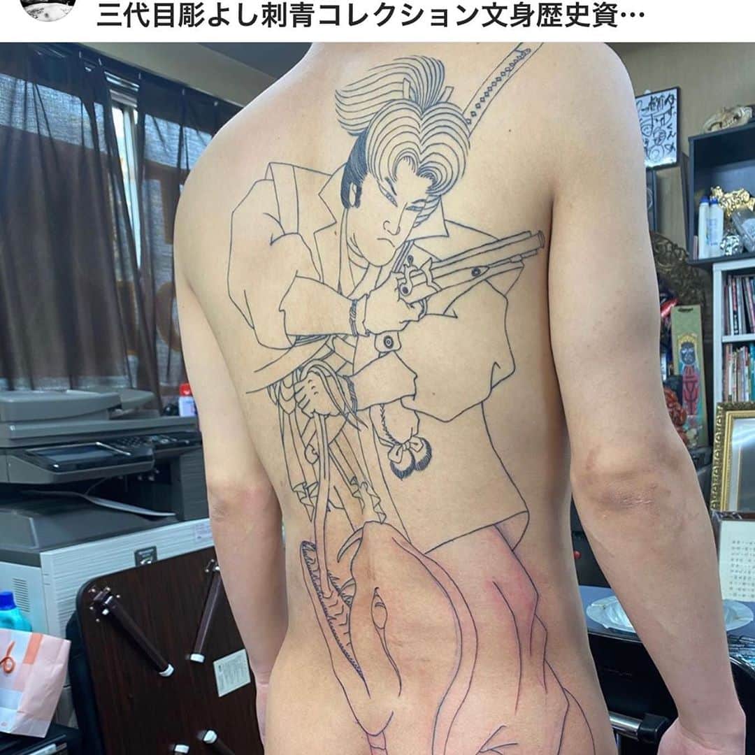 中野義仁さんのインスタグラム写真 - (中野義仁Instagram)「‼️horiyoshi 4 kaku ‼️ (new name) from 15th Ｍay cheng new name . befor name "Ｓouryou"  #H2ocean #H2oceanproteam #officialh2ocean #instagra #traditional #freehand   #japan #art #artist #artistmafia #friend #tattoos #tattooing #tattoomag  #inK #inkdmag #tattoomagazine #tattoos_of_instagram   #tattoolifemagazine #tattooenelgy #tattooinstagram #tattoomania #artistmafia #tattoocultur #tattoocomunity #tattooculturmagazine #tattooare  @jessyentattoo @dennis_camsupply @yokohama_tattoo_museum @souryou @kiwamijewelry @horiyoshi3shop @taiwantattooconvention @horiyoshiy3_kaku」8月1日 11時43分 - horiyoshi_3