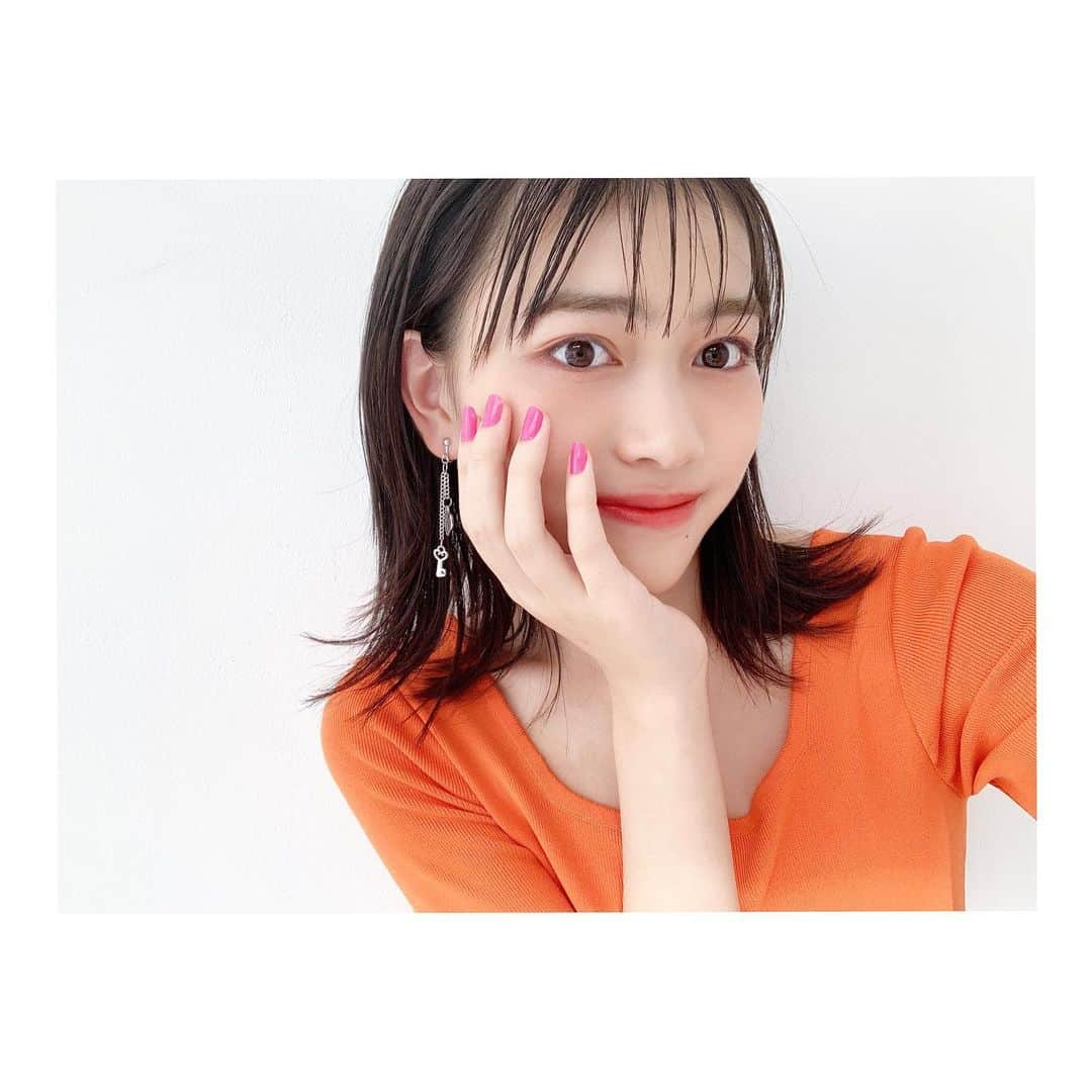 広瀬まのか︎さんのインスタグラム写真 - (広瀬まのか︎Instagram)「そういえばアイコン変えました。🧡﻿ orange！﻿ pink！ #nicola #ニコラ #広瀬まのか」8月1日 11時51分 - manoka_hirose