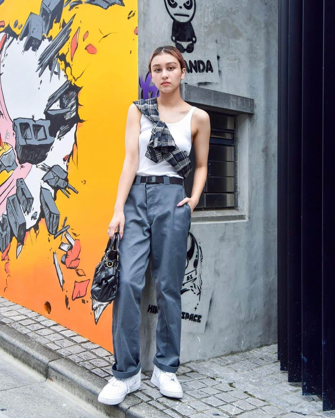 Fashionsnap.comさんのインスタグラム写真 - (Fashionsnap.comInstagram)「【#スナップ_fs】 Name AISA Shirt #vintage Tank Top #MAXandCo Pants #Dickies Bag #MIUMIU Shoes #NIKE Necklace #vintage  #fashionsnap #fashionsnap_women」8月1日 11時53分 - fashionsnapcom