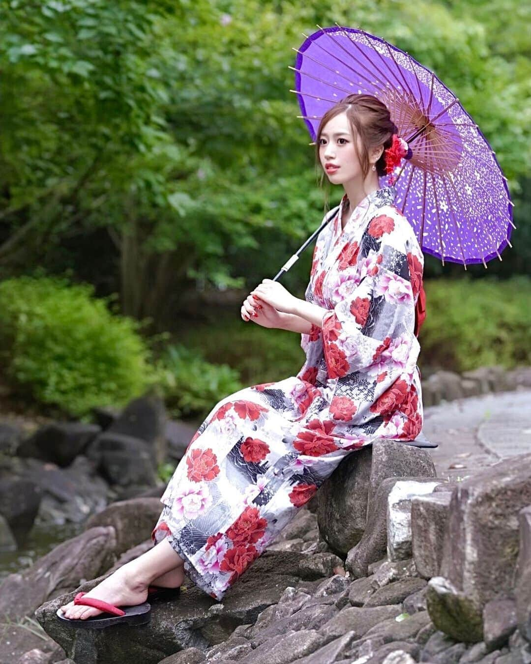 央川かこさんのインスタグラム写真 - (央川かこInstagram)「梅雨明けする地域も出てきて やっと夏っぽくなってきた🌺☀️👙 ・ 暑くなってもまだまだマスク生活だから 熱中症とか気をつけてくださいね🙇‍♀️🙏 ・ #8月 #夏 #梅雨明け #浴衣 #撮影会 #撮影 #レースクイーン #ラウンドガール #モデル #ダイエット #トレーニング #筋トレ #ファスティング #アップヘア #ヘアアレンジ」8月1日 12時07分 - kako.717