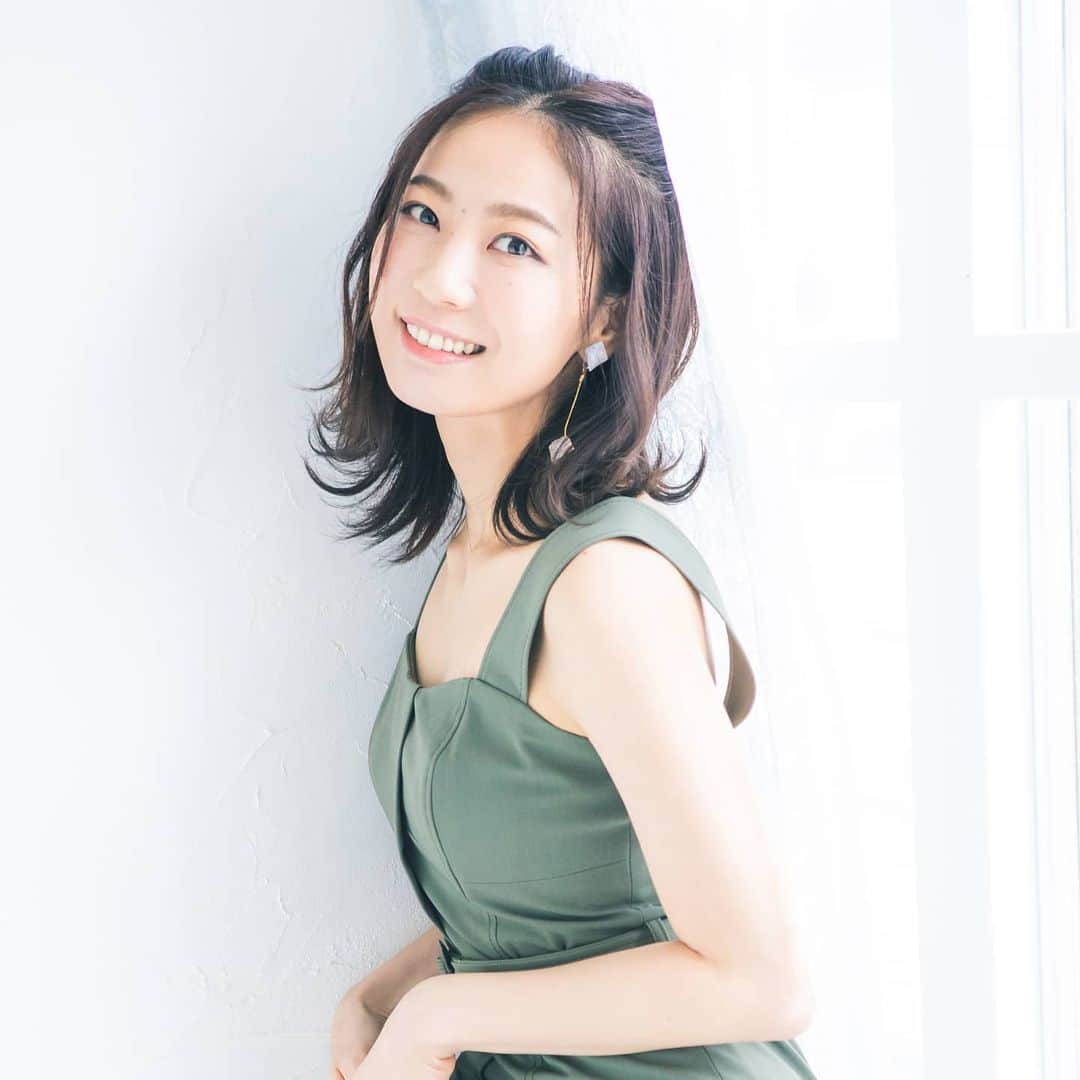 安済知佳のインスタグラム：「いつも沢山の応援、本当にありがとうございます！  私事で大変恐縮ですが、結婚いたしましたことをご報告申し上げます。  これからも様々なことに挑戦しながら、皆様と楽しい時間を過ごせるように精進いたします。  また色んな機会で、沢山の素敵な感情を共有しましょう！  これからも宜しくお願いします。  安済知佳」