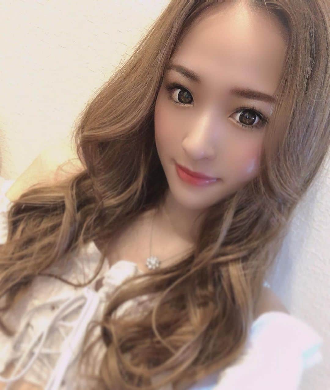 中尾みほさんのインスタグラム写真 - (中尾みほInstagram)「・ today makeup ・ ・ ・ #mama#fashion#ootd #selfie#selfies#summer #haircolor#hairstyle#girl  #hairsalon#hairstyling #followers#photography #make#makeup #Japan  #一児のママ#男の子ママ#夏  #自撮り#ママリ#ママライフ  #関西#和歌山#ママ#中尾みほ」8月1日 12時02分 - mihochan18