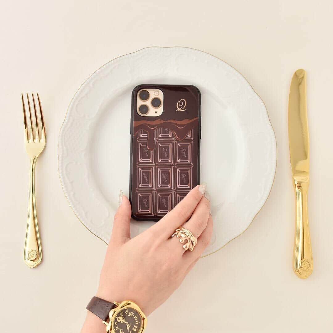 のインスタグラム：「💗﻿ ﻿ New iPhone case for iPhone 11 Pro size comes as sweet chocolate design! 🍫💞﻿ ﻿ #qpot #sweet #madeinjapan #chocolate #iphone #iphonecase #iphone11pro」