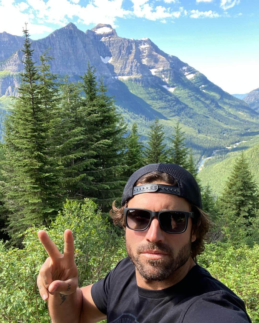 ブロディ・ジェンナーのインスタグラム：「This place 🤭💙」