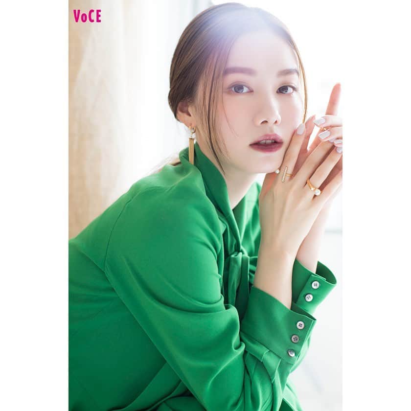 泉はるさんのインスタグラム写真 - (泉はるInstagram)「. 【メイク動画連載】George365 リニューアル第1弾 “女っぽネオモード”LOOK @vocemagazine  #voce」8月1日 13時18分 - haruppp717