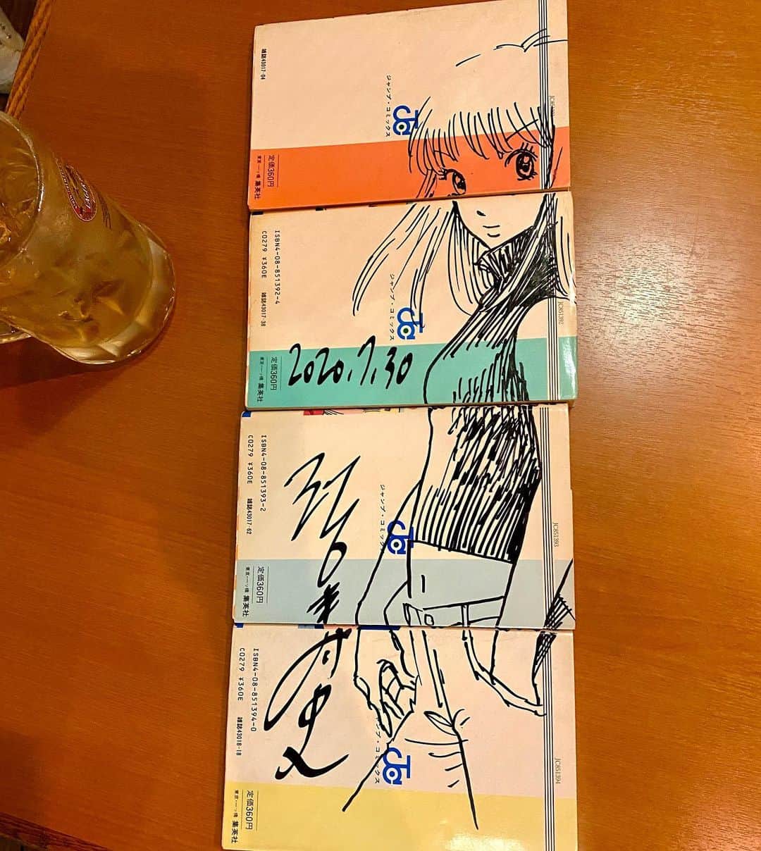 江口寿史さんのインスタグラム写真 - (江口寿史Instagram)「いろんな場所でサインを求められることはありますが、コミックス全４巻を縦に並べて描いてほしいと言われたのは初めてでした笑」8月1日 13時15分 - egutihisasi