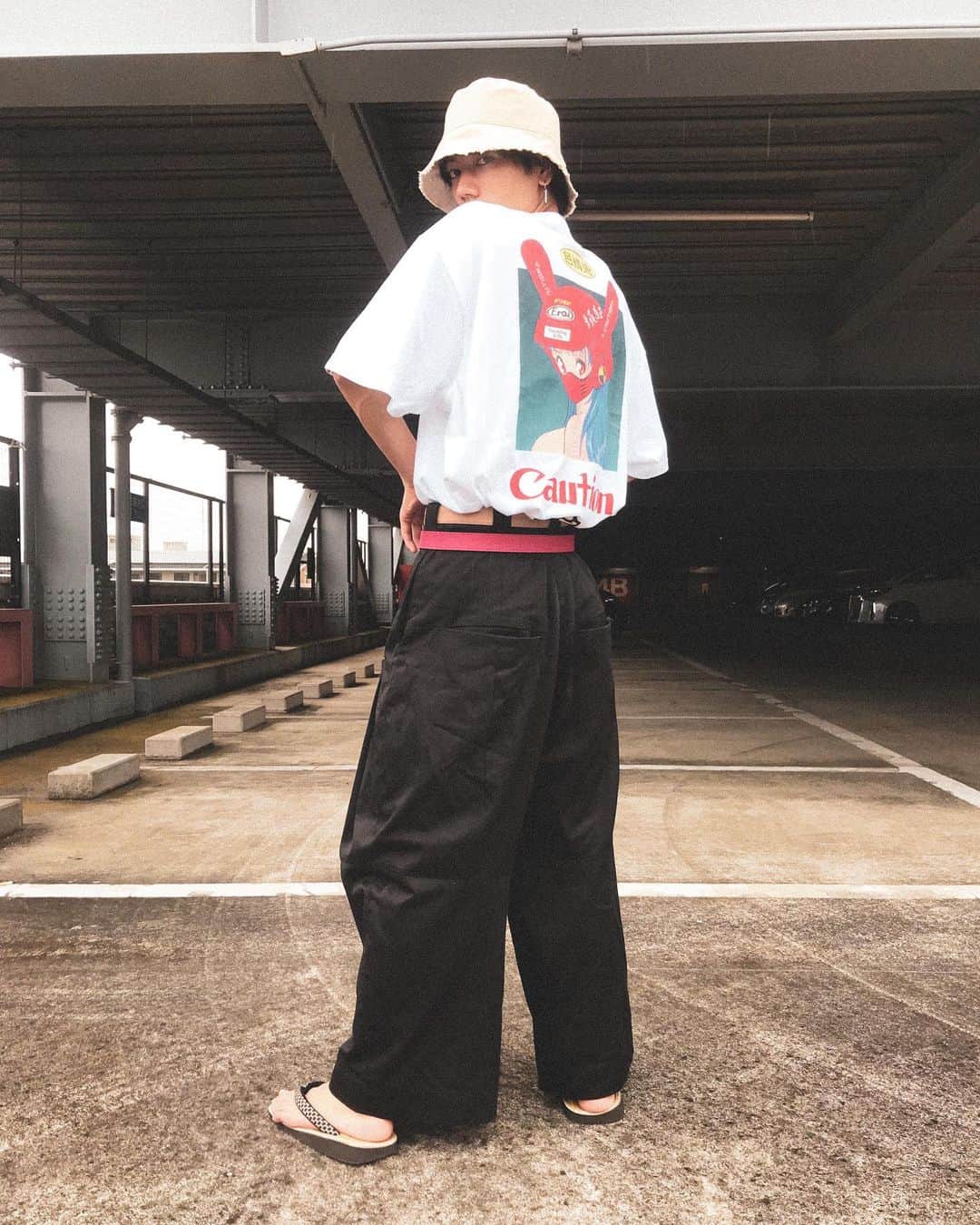 のインスタグラム：「バックプリント可愛いでしょ？ #fxxkingrabbits  #色情兎 #maisonmargiela  #shinyakozuka」