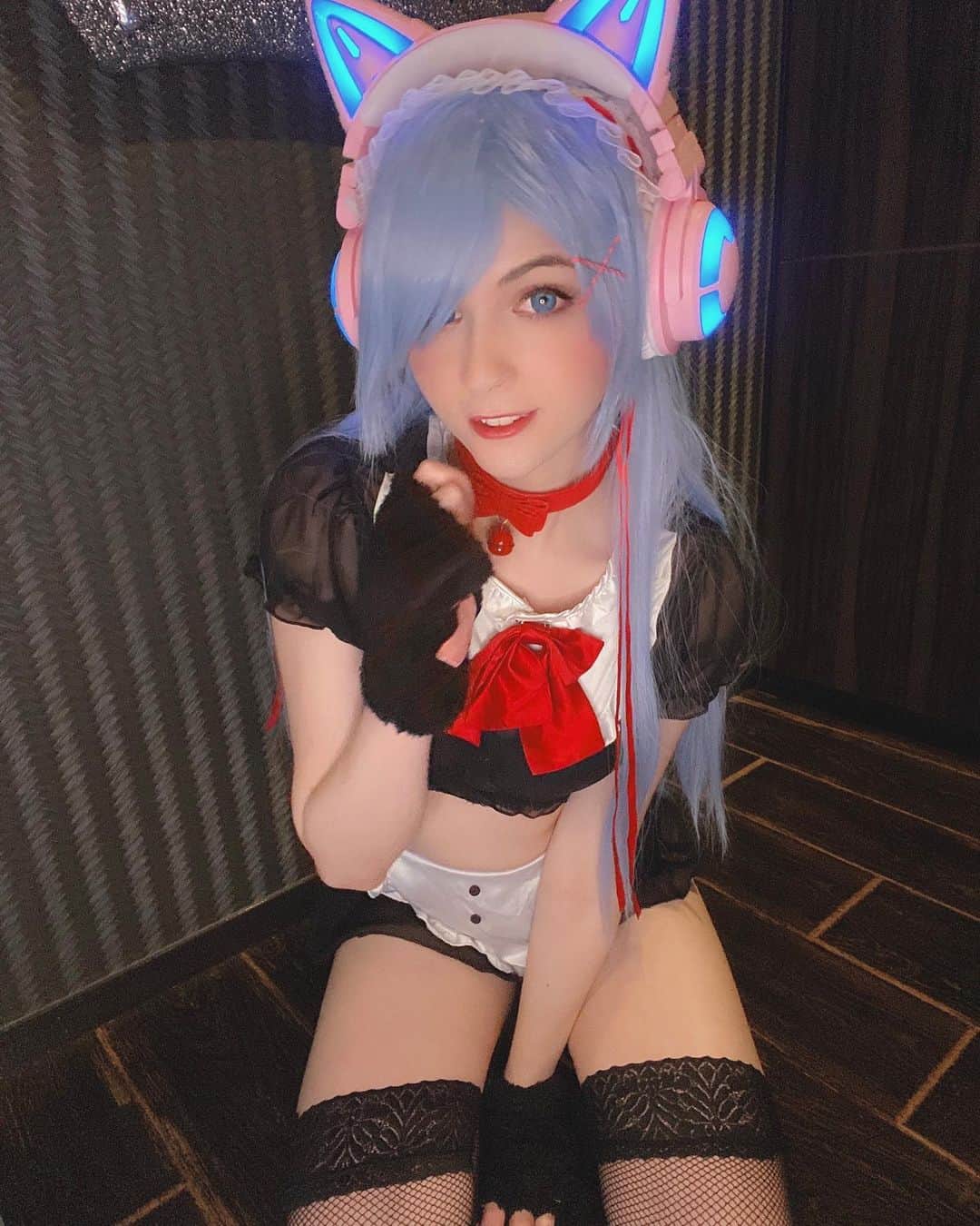Hirari Ann（ヒラリー アン）さんのインスタグラム写真 - (Hirari Ann（ヒラリー アン）Instagram)「I love these headphones! 🎀💕﻿ I feel like they can make any cosplay more cute uwu﻿ Which outfit is your favorite!? ﻿ ﻿ Many of you dm’d me about them!﻿ Headphones are from here @yowu.chan 💕﻿ They are bluetooth! And have many different colour leds that can be controlled by their phone app! ﻿ I definitely want to use them at a live performance someday!﻿ ﻿ #yowu」8月1日 13時24分 - hirariann