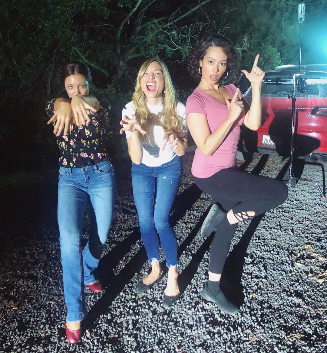 ブルック・バトラーのインスタグラム：「Shana, Layla, Missy... #LanternsLane coming soon!」
