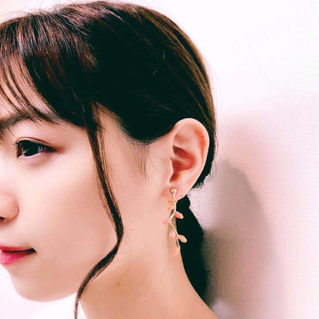 相原くるみ 西野七瀬 さんのインスタグラム写真 相原くるみ 西野七瀬 Instagram これ気に入ってます 相原くるみ 病院薬剤師 新人薬剤師 仕事中できない ゆらゆらイヤリング ゆらゆらしたい 髪型アレンジ ヘアアレンジ 8月1日 13時39分 Aiharakurumi